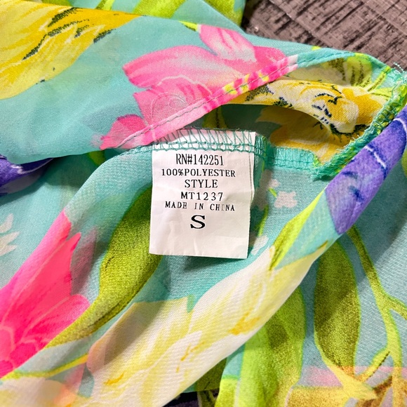 Floral Blouse with Roll-Up Sleeves Size S - Picture 6 of 9